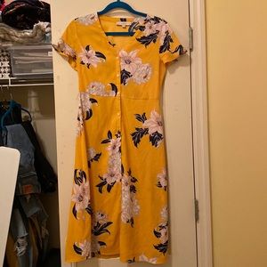 Yellow, flowery dress (midi length)